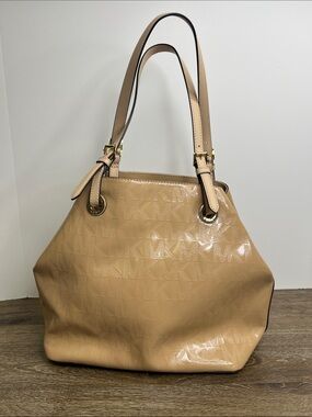 Michael Kors Beige MK Patent Leather Tote Bag Gold Hardware Shoulder Bag Classic